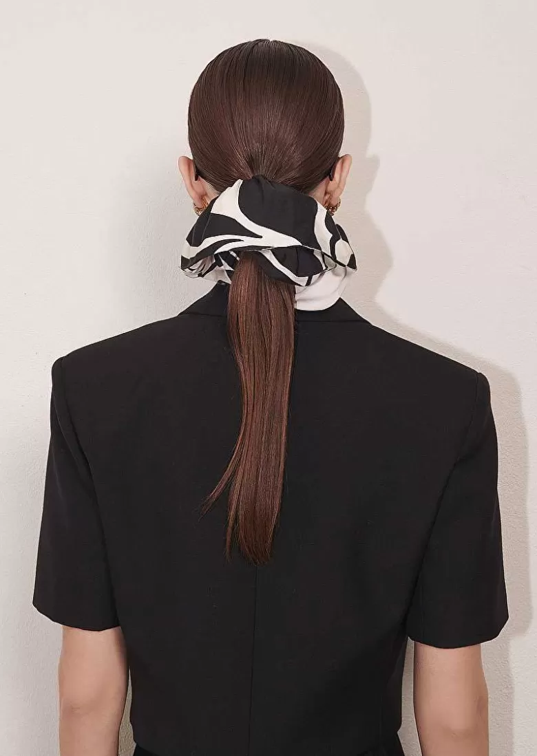 TARA JARMON Chouchou Ecru With Black Flowers Scrunchie New